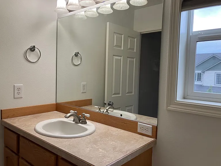 15002 NE 1st Ave — Photo 19