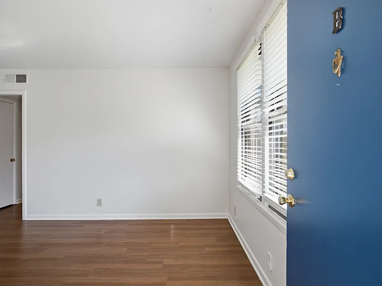 316 Lorna Dr #B — Photo 7
