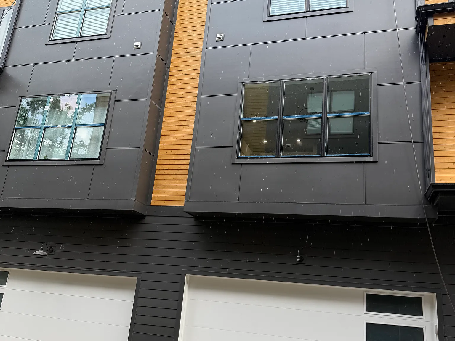 1215A Ireland Ave — Photo 2