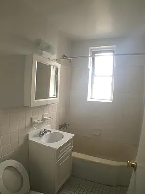 Rented by Giaps Realty Group LLC | media 14