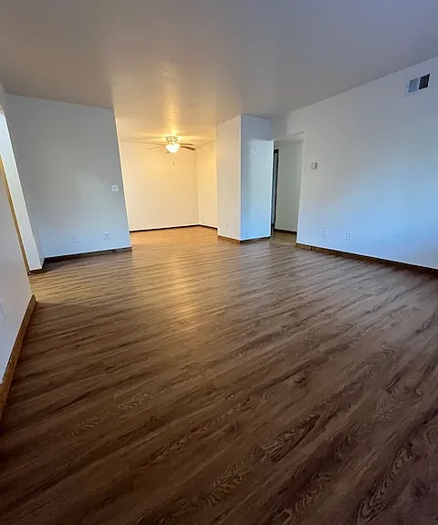 721 W Maple St — Photo 10