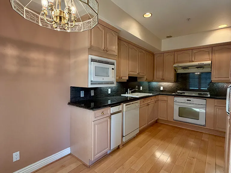 153 N San Mateo Dr #209 — Photo 9
