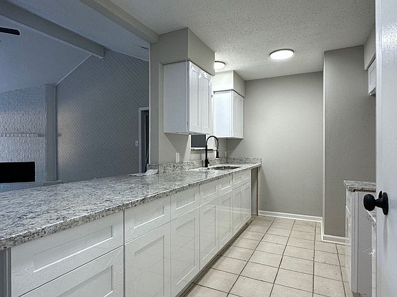 New Kitchen Renovation: 
Granite Countertops
Stainless Steel Appliances