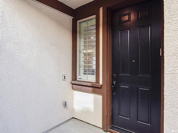 4th image of 351 Crestview Cir