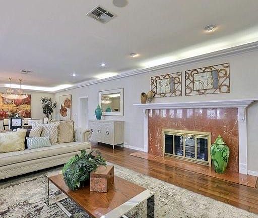 5th image of 2463 Ridgeway Rd