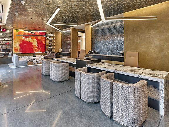 Phoenix Leasing Office