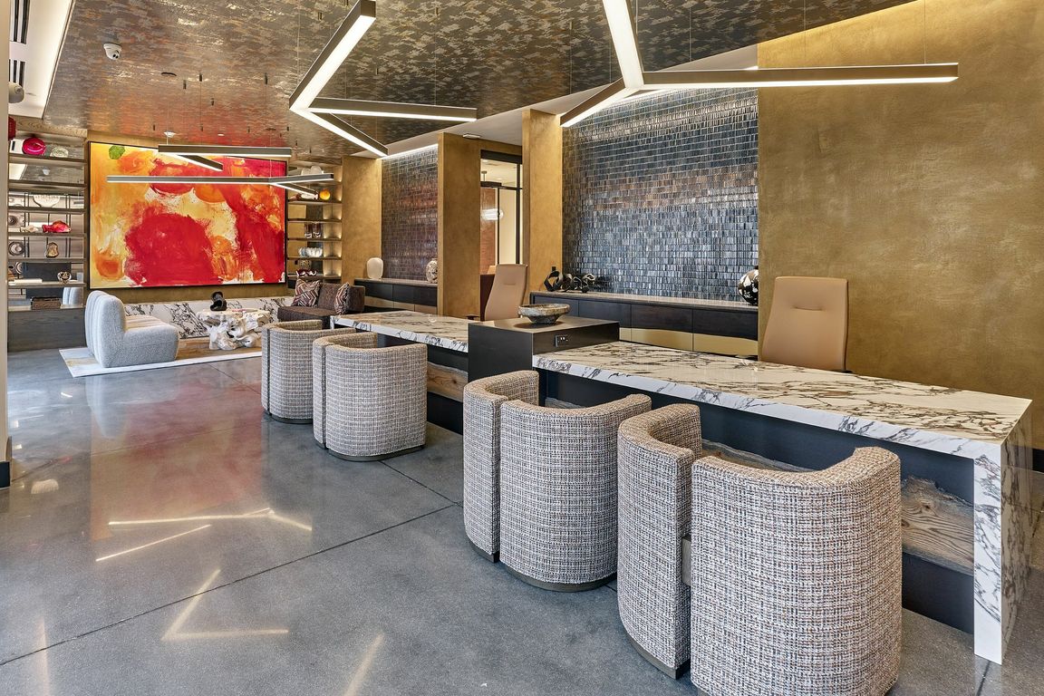 Phoenix Leasing Office