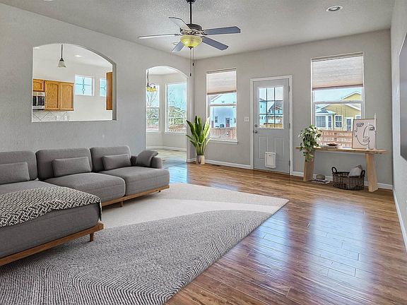 2nd image of 4313 Bobolink Ln