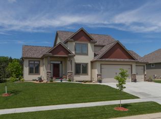 3401 Limerick Ln NE, Rochester, MN 55906