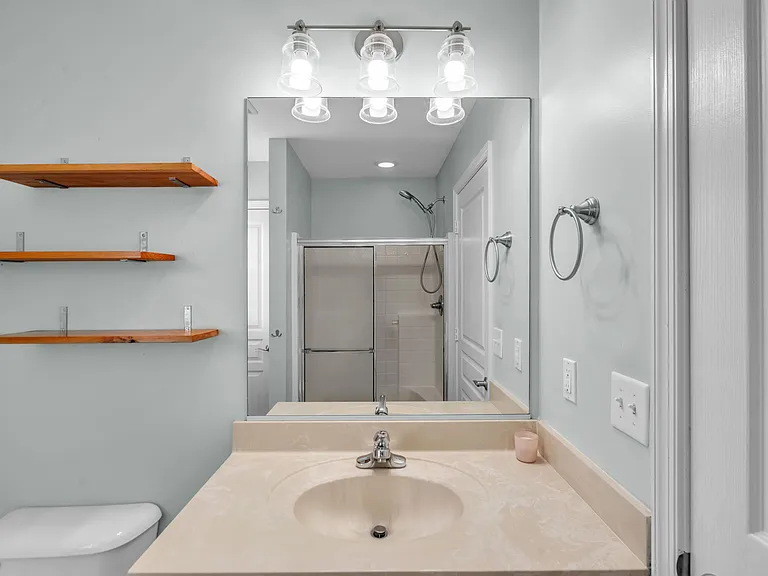 1116 Westbriar Dr — Photo 17