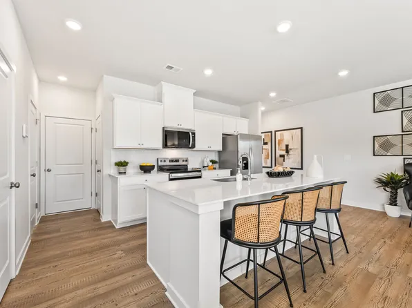 7432 Quinn Pl, Flowery Branch, GA 30542