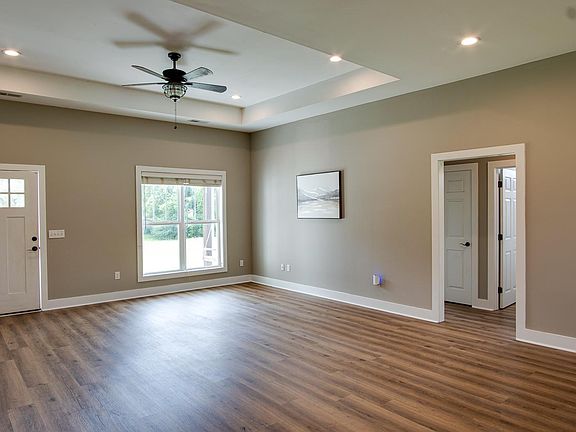 4th image of 415 Highland Dr