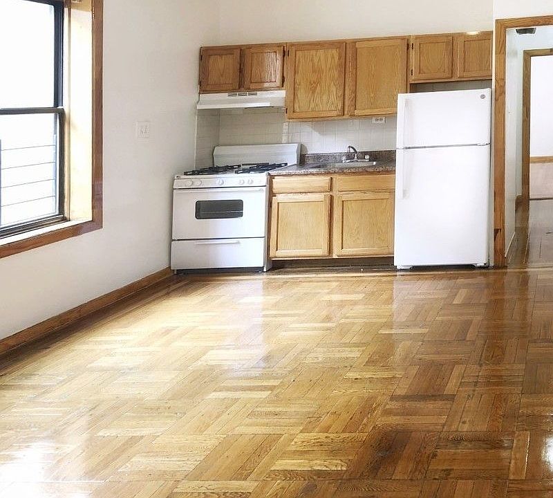2nd image of 330 Wadsworth Ave APT 4H