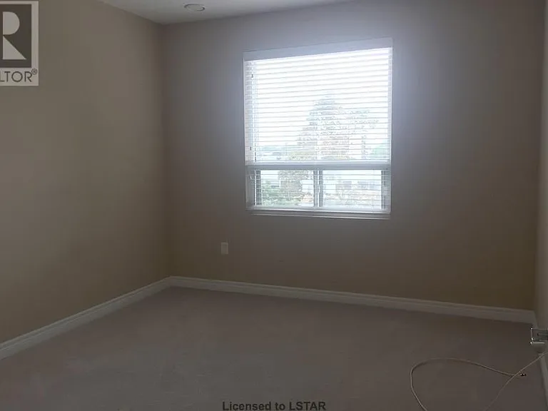 435 Colborne St — Photo 2