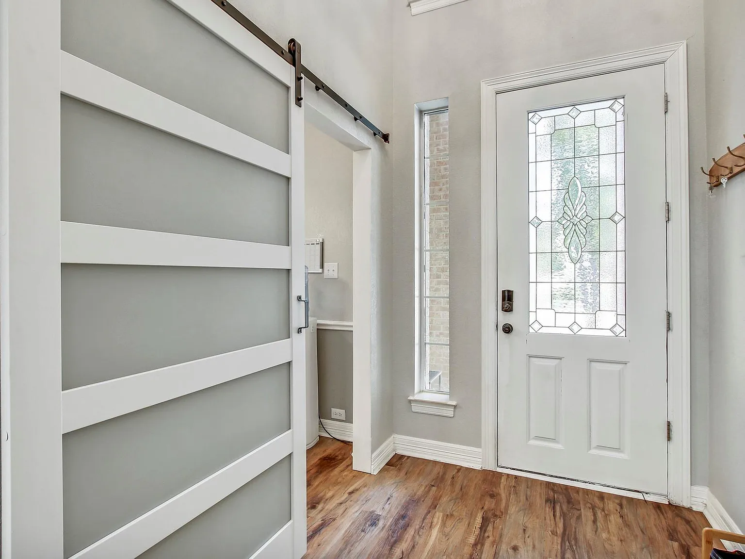 4 bed, 3.5 bath, 3277 sqft, $2,995 — Photo 3