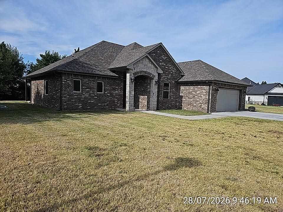 1st image of 404 Hannah Ave
