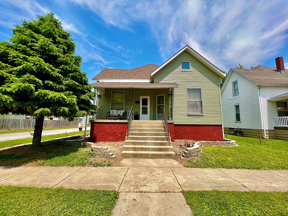 1st image of 204 Van Ave