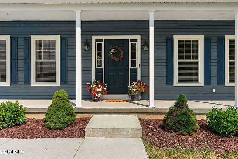 3rd image of 27 Woodland Drive