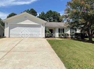 465 Amelia Grove Ln, Lawrenceville, GA 30045