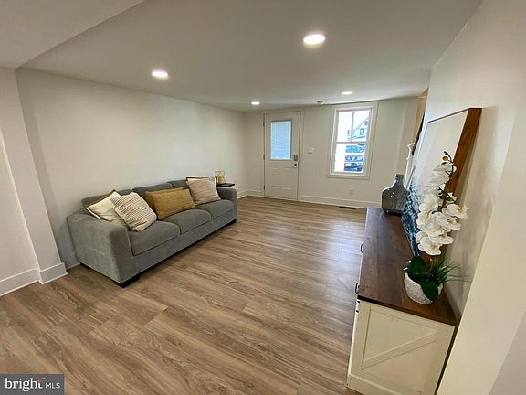 4th image of 105 3rd Ave