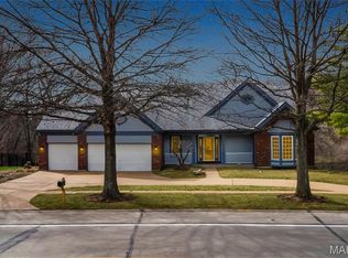 16038 Pierside Ln, Ballwin, MO 63021