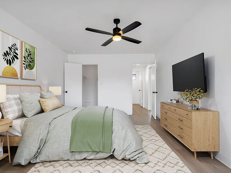 Green Hill Apartments — Photo 44