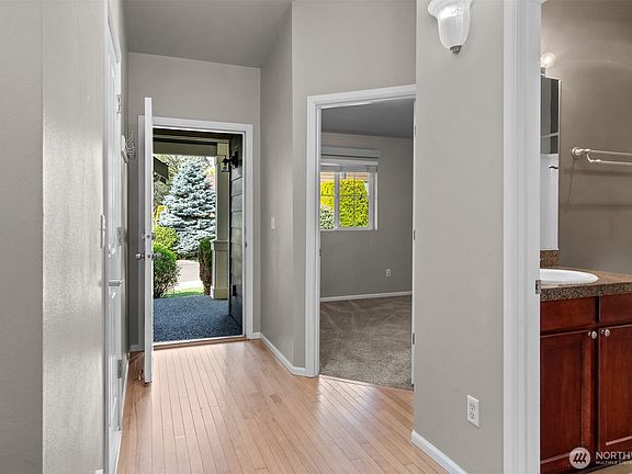 3rd image of 4359 Roxanna Loop SE