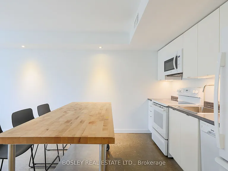 63 Dagmar Ave #LOWER — Photo 10