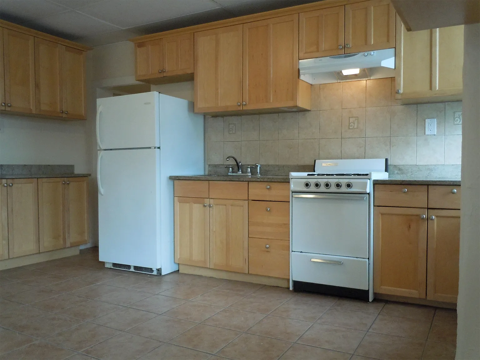 31 Elmwood St - 3 — Photo 1