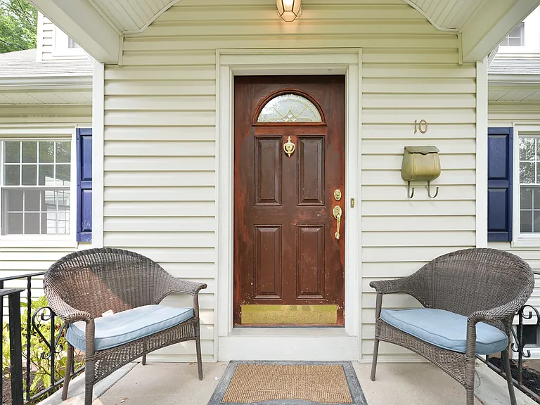 10 Remington Rd — Photo 2