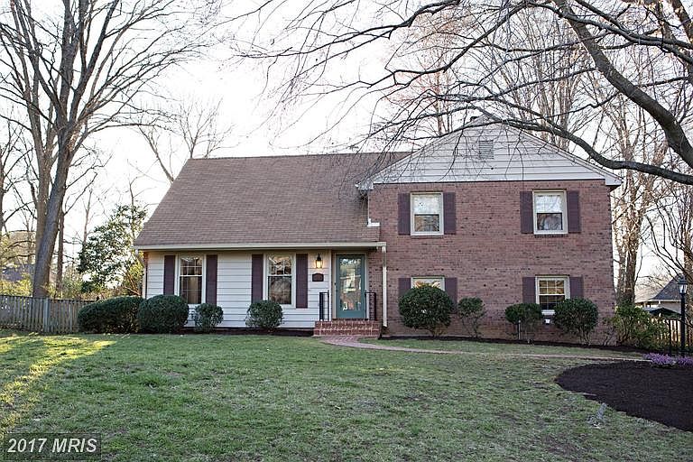 2nd image of 8420 Masters Ct