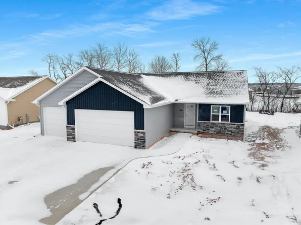 1825 Southland Ln, New London, WI 54961