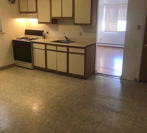 4th image of 1149 Herbert St Floor 1