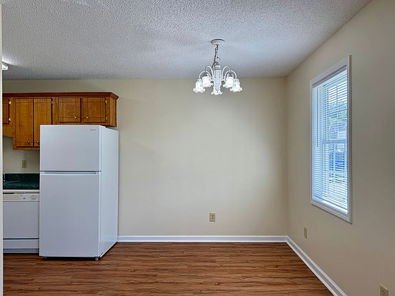 3rd image of 1108 Avenue B & 385 Woods Road 5