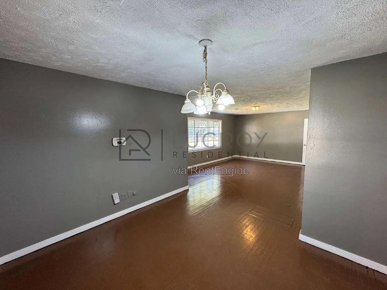 3 bed, 1.0 bath, 1300 sqft, $1,150 — Photo 3