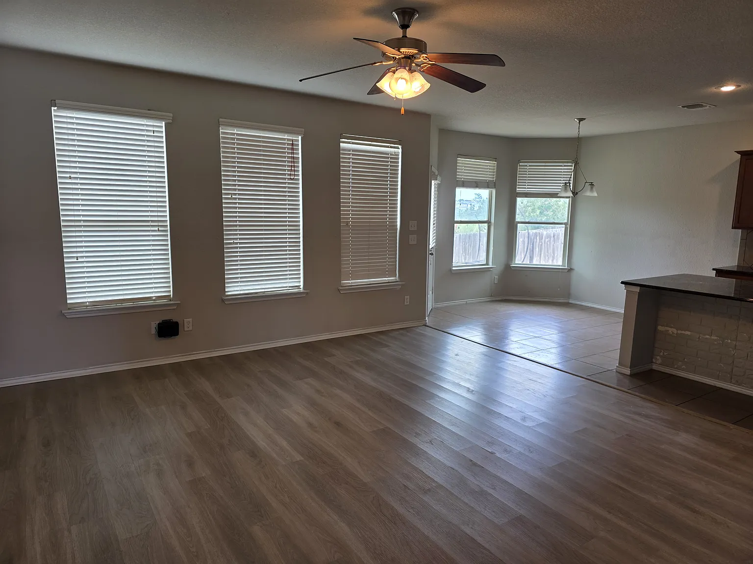 5 bed, 2451 sqft, $2,400 — Photo 4