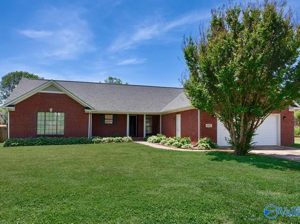 104 Andover Ln, Huntsville, AL 35811