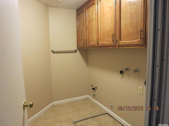 5th image of 430 Oakwood Ct