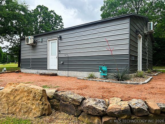 3rd image of 30 Arroyo Dr