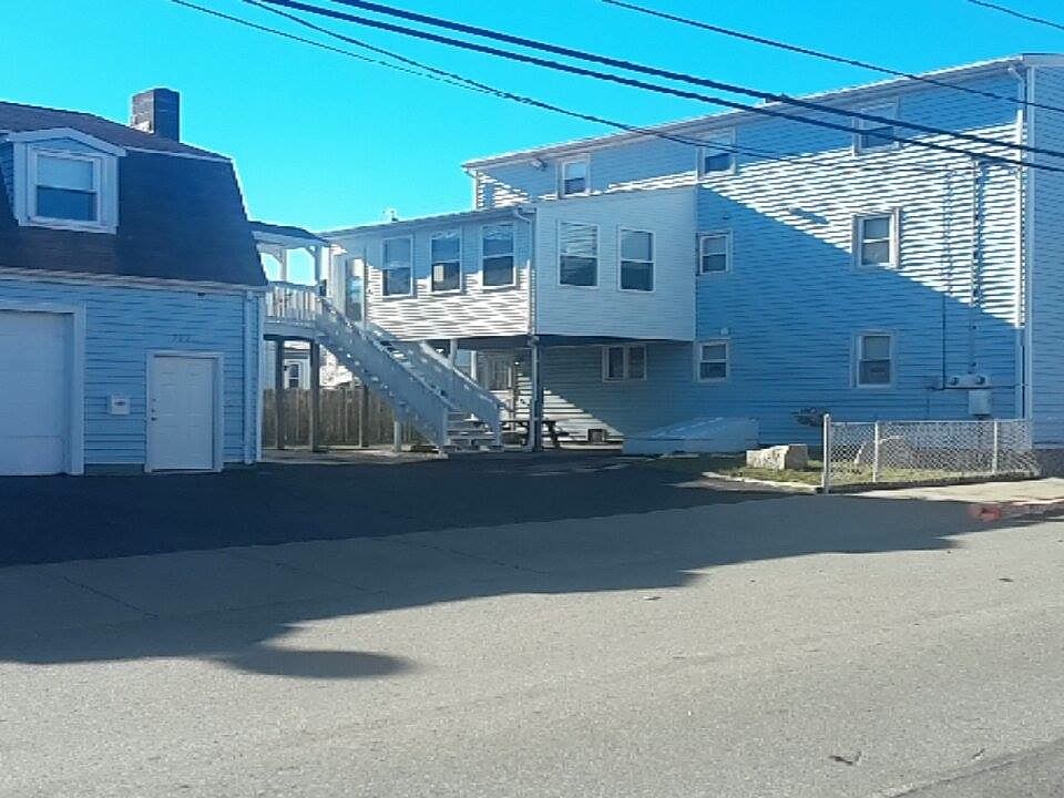 DRIVEWAY PARKING