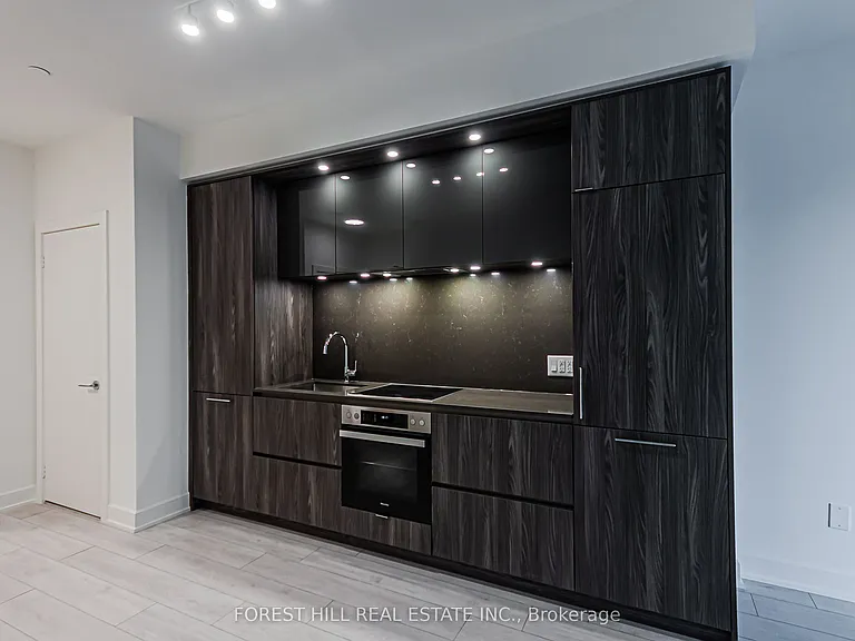 15 Mercer St S #807 — Photo 5
