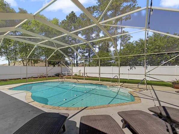 1795 Brightleaf Cir, Cantonment, FL 32533