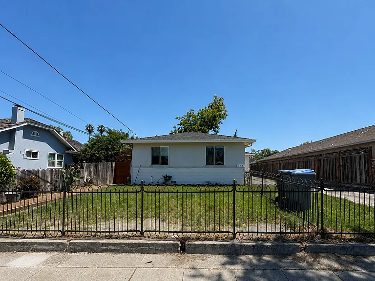 650 N 10th St — Photo 13