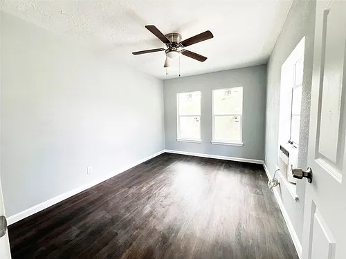 103 Cosmos St #4 Photo 1