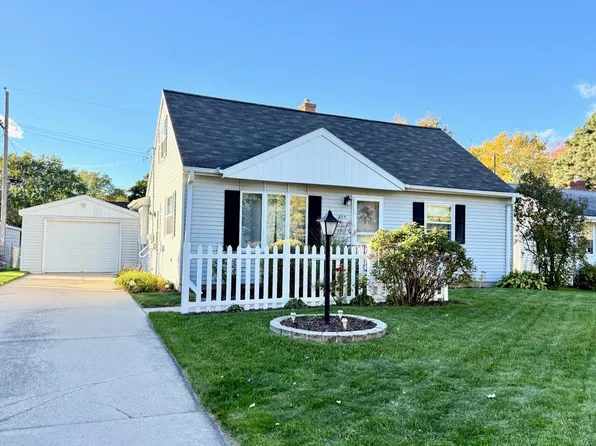 804 Mitchell St, Green Bay, WI 54304
