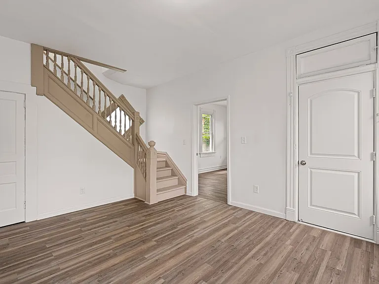 321 Kennedy Ave — Photo 7