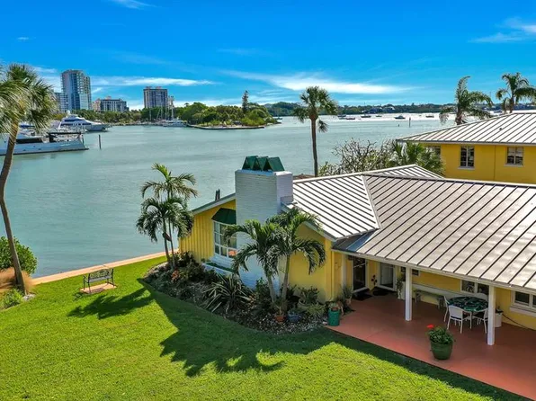 590 GOLDEN GATE POINT #10, SARASOTA, FL 34236