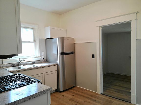 5th image of 1133 N Brookfield St