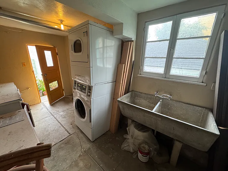 877 Hyperion Ave #879-1/2 — Photo 12