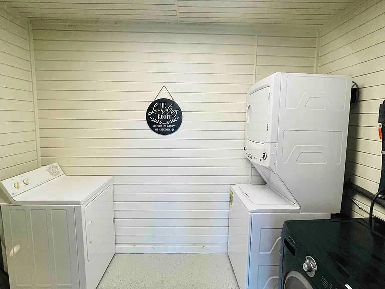 6301 NW Oak Ave #1 — Photo 9